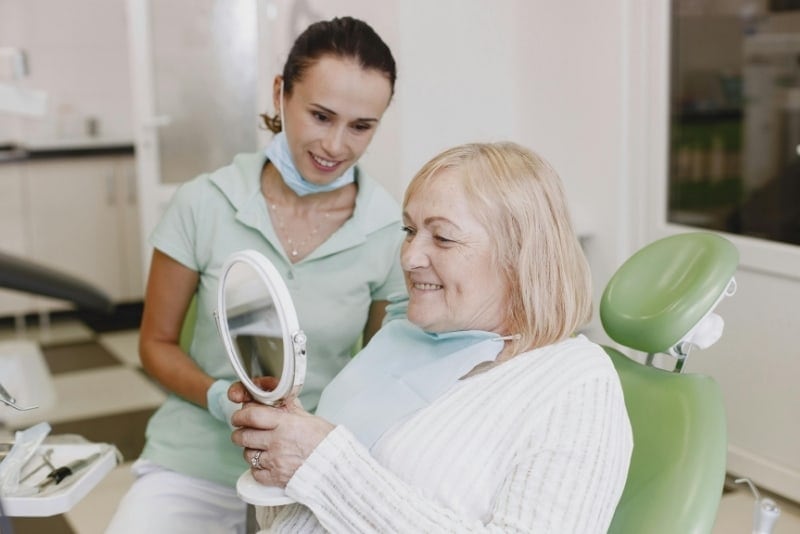 dentures_benefits_card_1_image